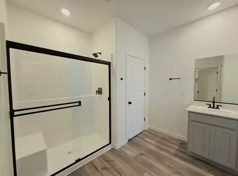 Bath - 4639 Sami Jo Dr, Merced, CA 95348 photo 3 of 4