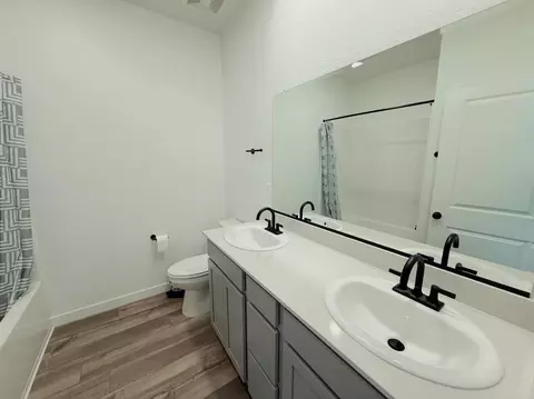Bath - 4639 Sami Jo Dr, Merced, CA 95348 photo 1 of 4
