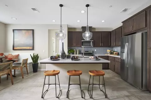 2418 Garden Farms Ave #11, Lathrop, CA 95330