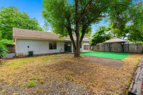 Exterior - 1521 January Dr, Modesto, CA 95358 photo 8 of 9
