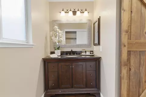 Bath - 1521 January Dr, Modesto, CA 95358 photo 3 of 3