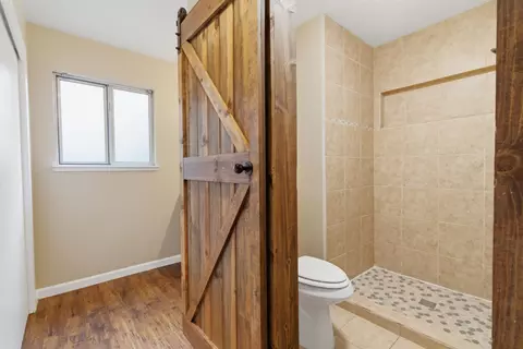 Bath - 1521 January Dr, Modesto, CA 95358 photo 2 of 3