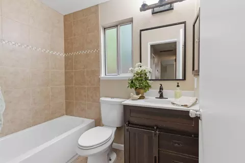 Bath - 1521 January Dr, Modesto, CA 95358 photo 1 of 3