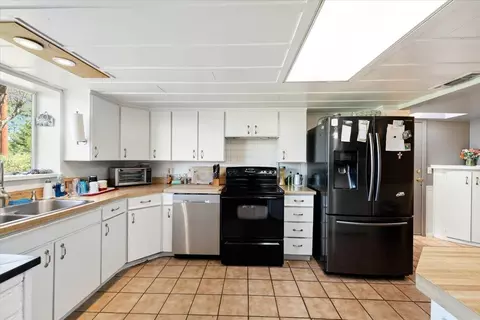 Kitchen - 1813 Union Ridge Rd, Placerville, CA 95667 photo 1 of 3