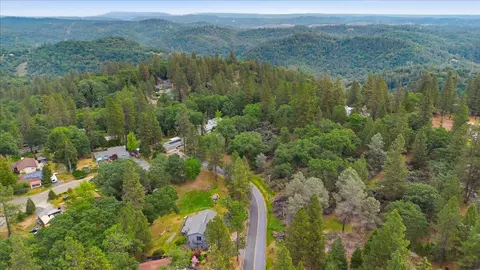 View/Area - 16631 Oscar Dr, Grass Valley, CA 95949 photo 2 of 4