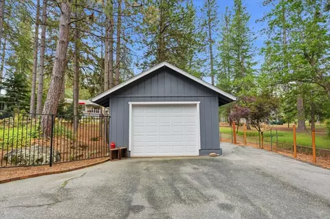 Exterior - 16631 Oscar Dr, Grass Valley, CA 95949 photo 5 of 22