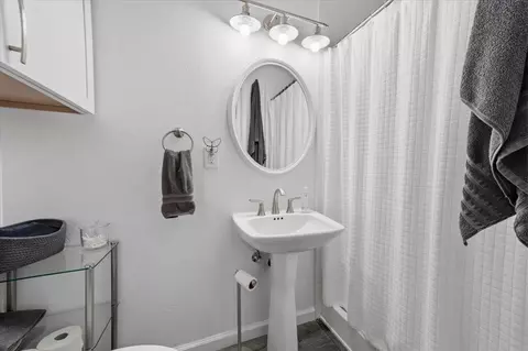 Bath - 16631 Oscar Dr, Grass Valley, CA 95949 photo 3 of 4