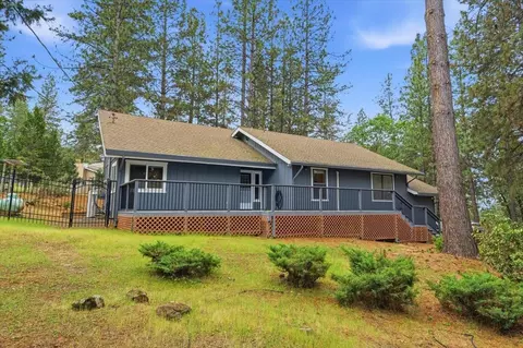 Exterior - 16631 Oscar Dr, Grass Valley, CA 95949 photo 2 of 22