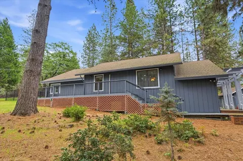 Exterior - 16631 Oscar Dr, Grass Valley, CA 95949 photo 7 of 22