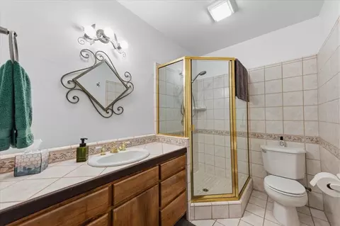 Bath - 16631 Oscar Dr, Grass Valley, CA 95949 photo 4 of 4