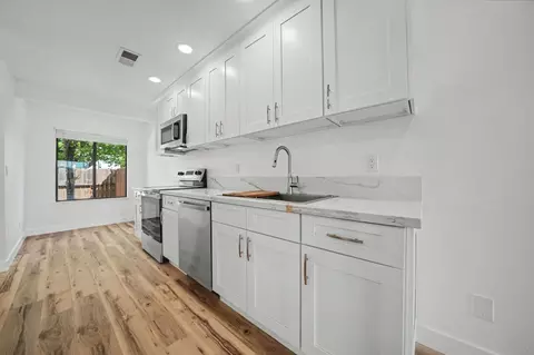 Kitchen - 210 Westview Dr, Jackson, CA 95642 photo 2 of 2