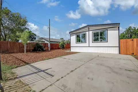 5603 S Gledhill Ave #E, Olivehurst, CA 95961 photo 2