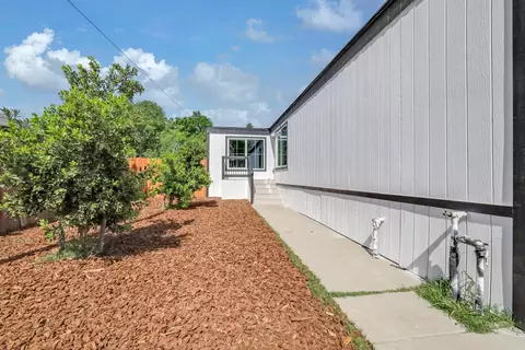 5603 S Gledhill Ave #E, Olivehurst, CA 95961 photo 4