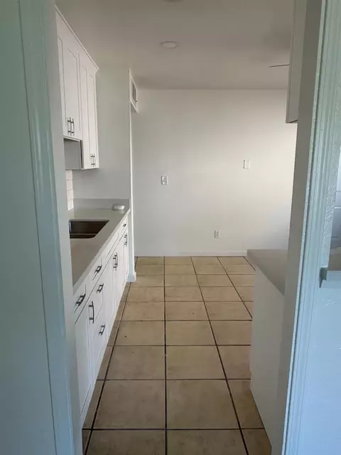 Kitchen - 305 Boone Way, Modesto, CA 95351 photo 3 of 3