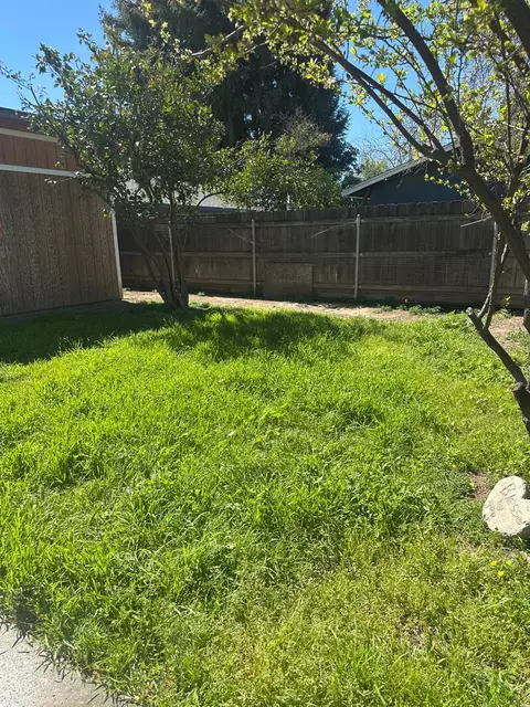 Exterior - 305 Boone Way, Modesto, CA 95351 photo 5 of 5