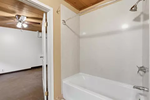 Bath - 745 Main St, Colusa, CA 95932 photo 3 of 3