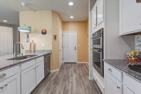 Entry Way - 1635 Arbor Brook Dr, Manteca, CA 95336 photo 3 of 4