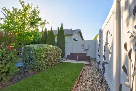 Exterior - 1635 Arbor Brook Dr, Manteca, CA 95336 photo 15 of 19