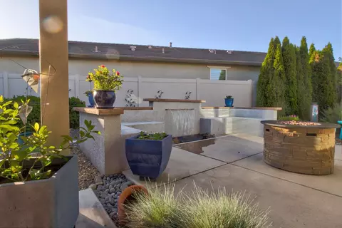 Exterior - 1635 Arbor Brook Dr, Manteca, CA 95336 photo 8 of 19