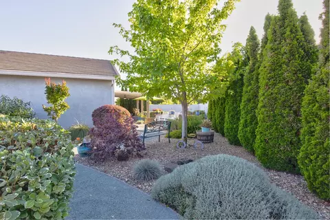 Exterior - 1635 Arbor Brook Dr, Manteca, CA 95336 photo 13 of 19