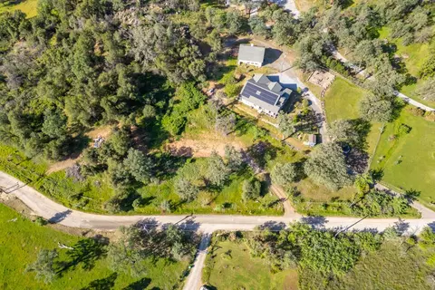 20127 Sunrise Dr, Redding, CA 96003