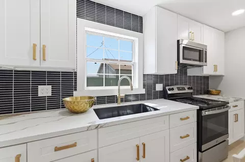 Kitchen - 613 Beard Ave, Modesto, CA 95354 photo 3 of 4