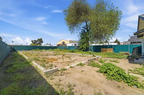 Exterior - 613 Beard Ave, Modesto, CA 95354 photo 10 of 12