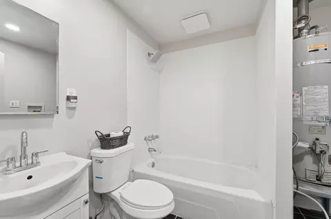 Bath - 613 Beard Ave, Modesto, CA 95354 photo 1 of 2