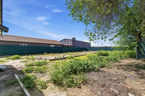 Exterior - 613 Beard Ave, Modesto, CA 95354 photo 11 of 12
