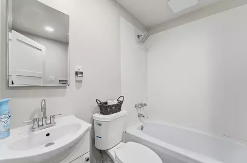 Bath - 613 Beard Ave, Modesto, CA 95354 photo 2 of 2
