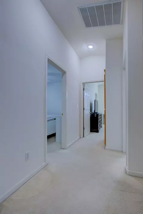 Entry Way - 862 Moonbeam Way, Turlock, CA 95382 photo 4 of 5