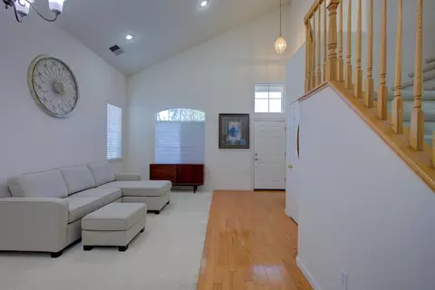 Entry Way - 862 Moonbeam Way, Turlock, CA 95382 photo 1 of 5