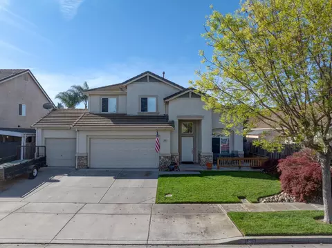 Exterior - 862 Moonbeam Way, Turlock, CA 95382 photo 3 of 11