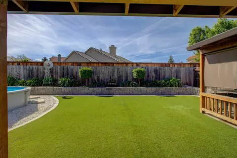 Exterior - 862 Moonbeam Way, Turlock, CA 95382 photo 7 of 11