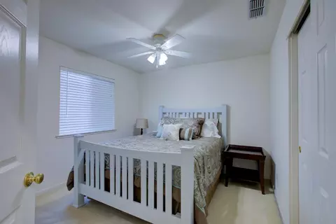 Bedroom - 862 Moonbeam Way, Turlock, CA 95382 photo 4 of 10