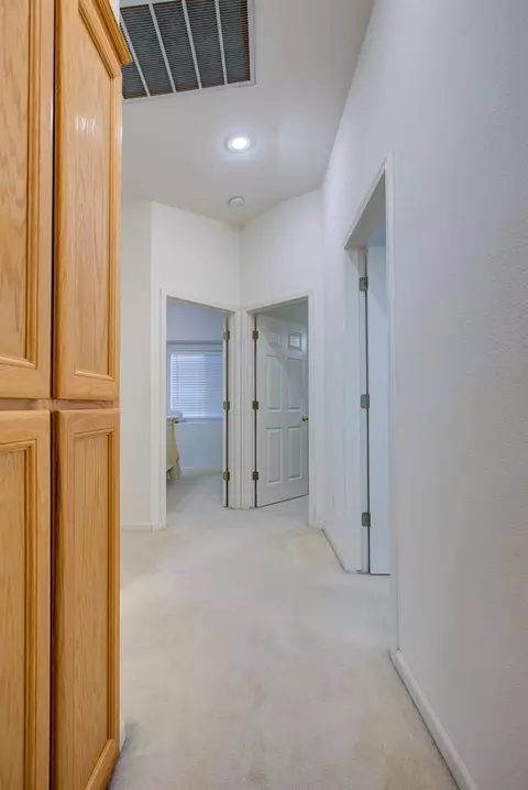 Entry Way - 862 Moonbeam Way, Turlock, CA 95382 photo 3 of 5