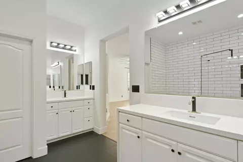 Bath - 2012 Providence Way, Lodi, CA 95242 photo 5 of 6