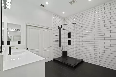 Bath - 2012 Providence Way, Lodi, CA 95242 photo 4 of 6