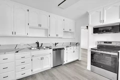 Kitchen - 4457 College Way, Olivehurst, CA 95961 photo 1 of 3