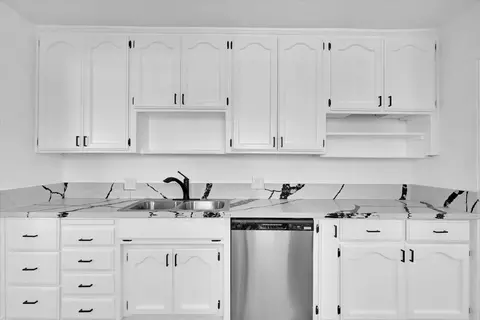 Kitchen - 4457 College Way, Olivehurst, CA 95961 photo 2 of 3