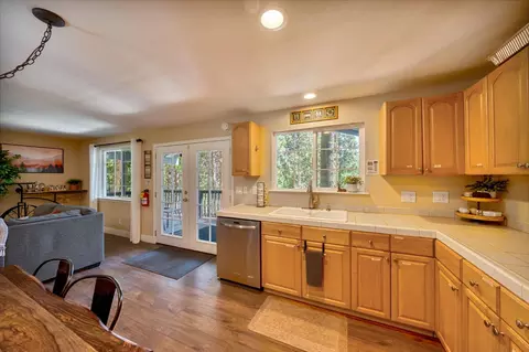 Kitchen - 3960 Garnet Rd, Pollock Pines, CA 95726 photo 3 of 5