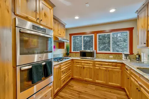 Kitchen - 3960 Garnet Rd, Pollock Pines, CA 95726 photo 4 of 5