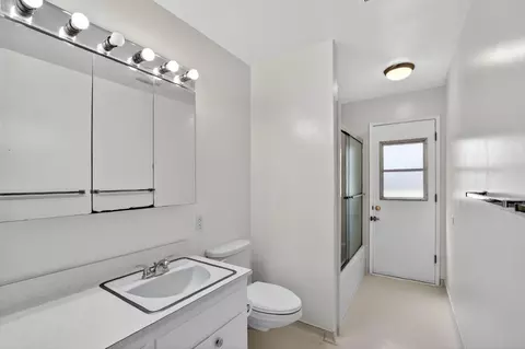 Bath - 710 Villanova Dr, Davis, CA 95616 photo 2 of 3