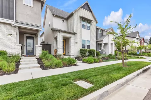 2692 Bathford St, Sacramento, CA 95833