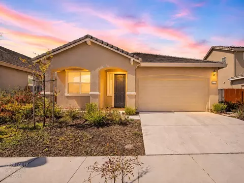 8250 Courage Dr, Sacramento, CA 95829