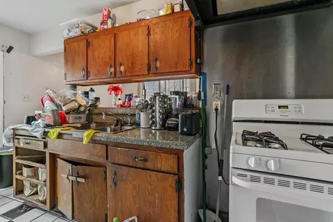 Kitchen - 20 Shilling Ave, Lathrop, CA 95330 photo 4 of 5