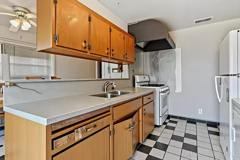 Kitchen - 20 Shilling Ave, Lathrop, CA 95330 photo 2 of 5