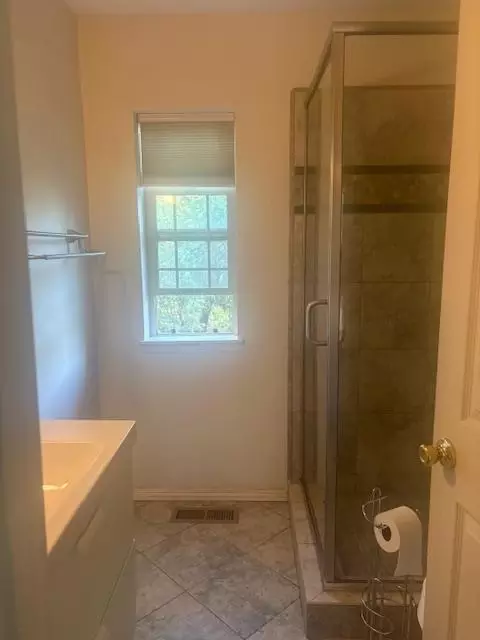 Bath - 1215 Spring Crest Ct, Placerville, CA 95667 photo 1 of 3