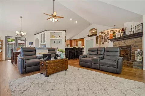 Living - 320 Gopher Flat Rd, Sutter Creek, CA 95685 photo 3 of 4