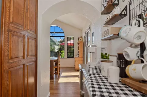 Entry Way - 320 Gopher Flat Rd, Sutter Creek, CA 95685 photo 3 of 7